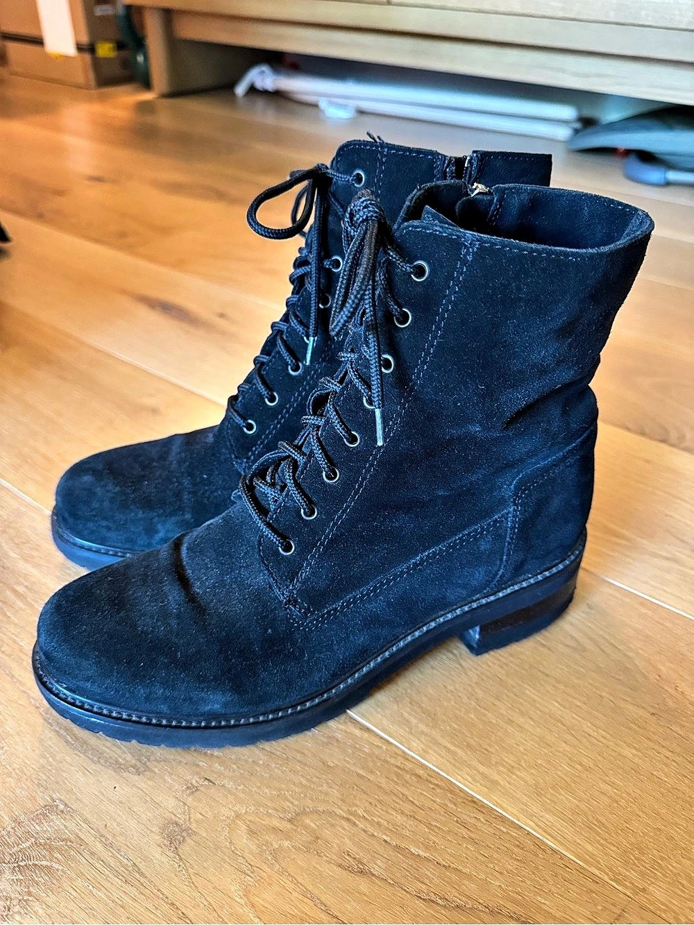 La Canadienne Cara Black Suede Boots US 8